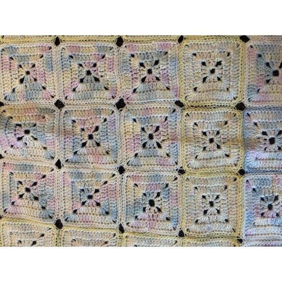 2 Items VINTAGE Hand Made Crochet Granny Square Blanket 42”x42” & Quilted Pillow - Picture 4 of 6